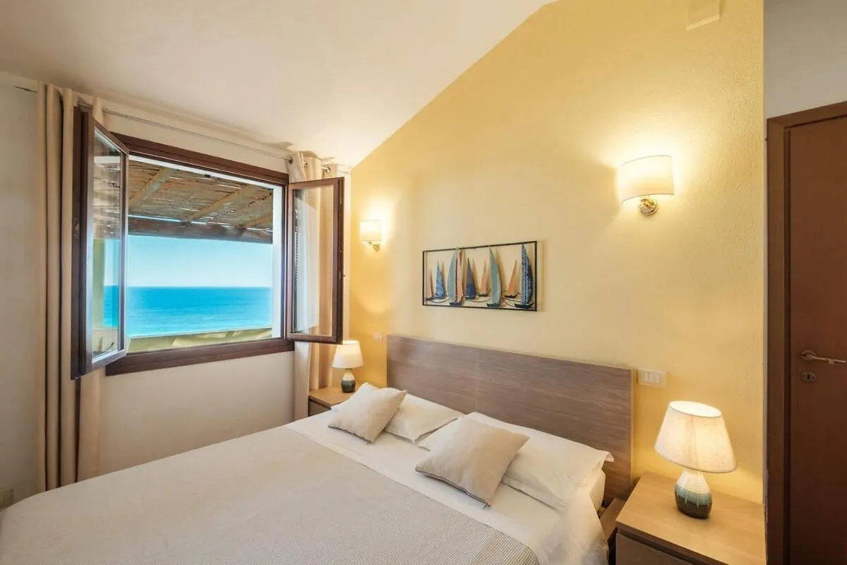 Panoramic View- Beautiful With Veranda, Wifi, Bbq Costa Rei